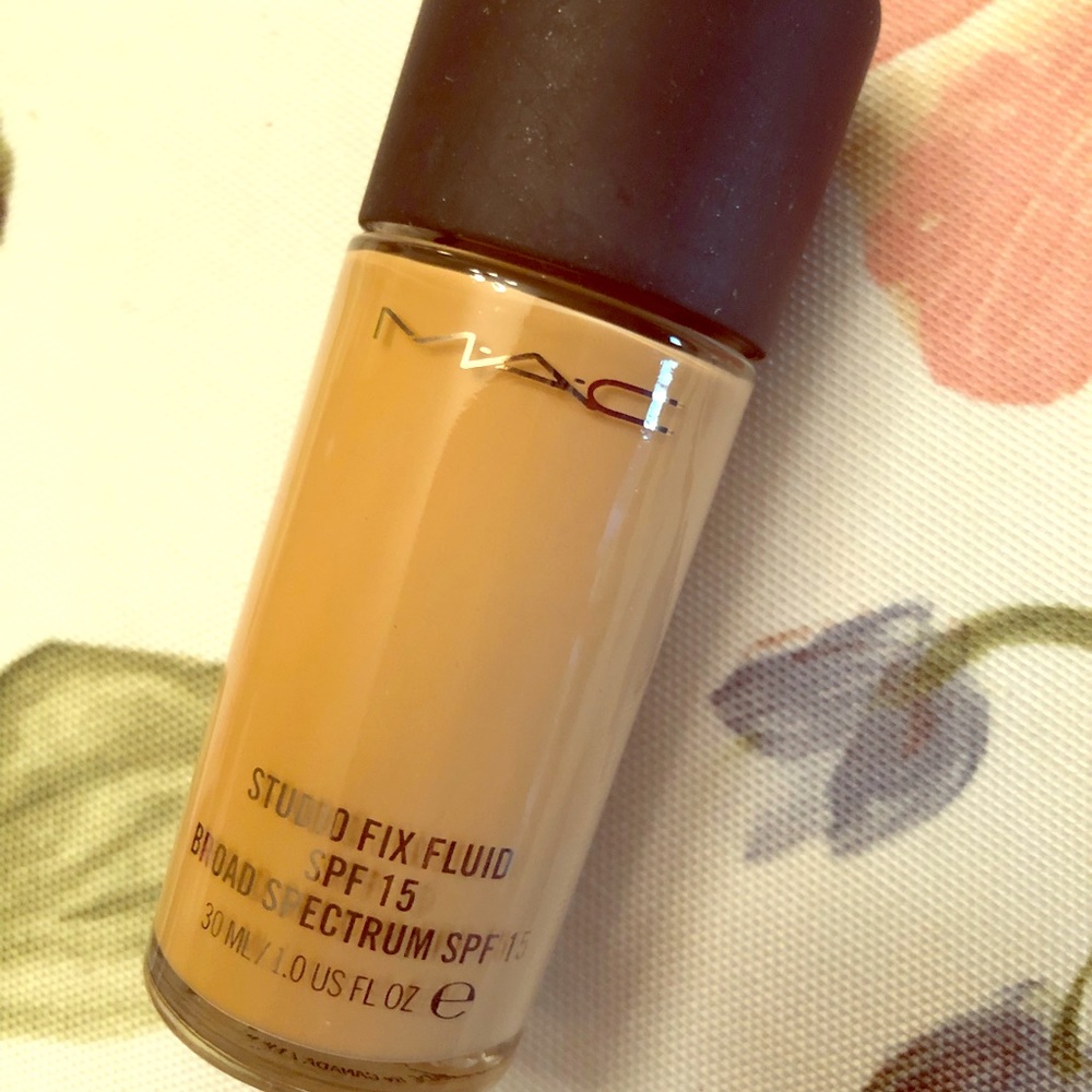 Mac studio fix fluid foundation NC30